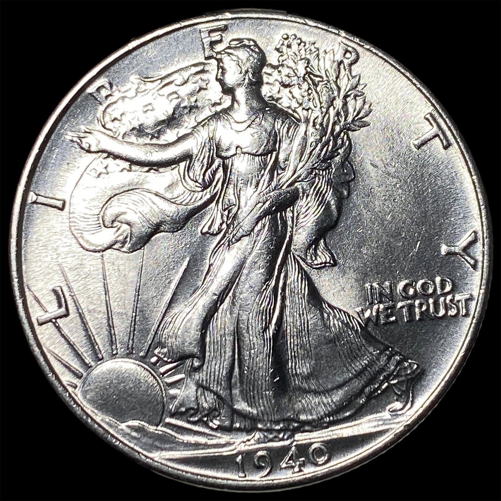 1940 Walking Liberty Half Dollar UNCIRCULATED (1 of 2)