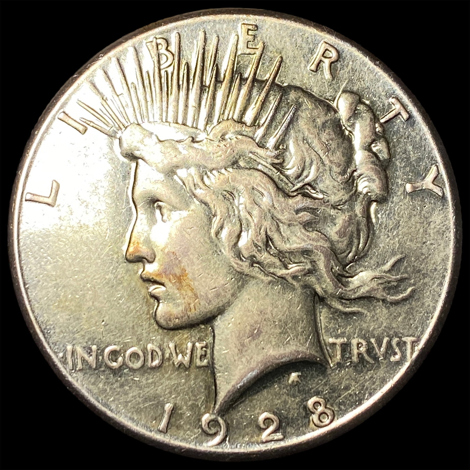 1928 Silver Peace Dollar NEARLY UNCIRCULATED (1 of 2)