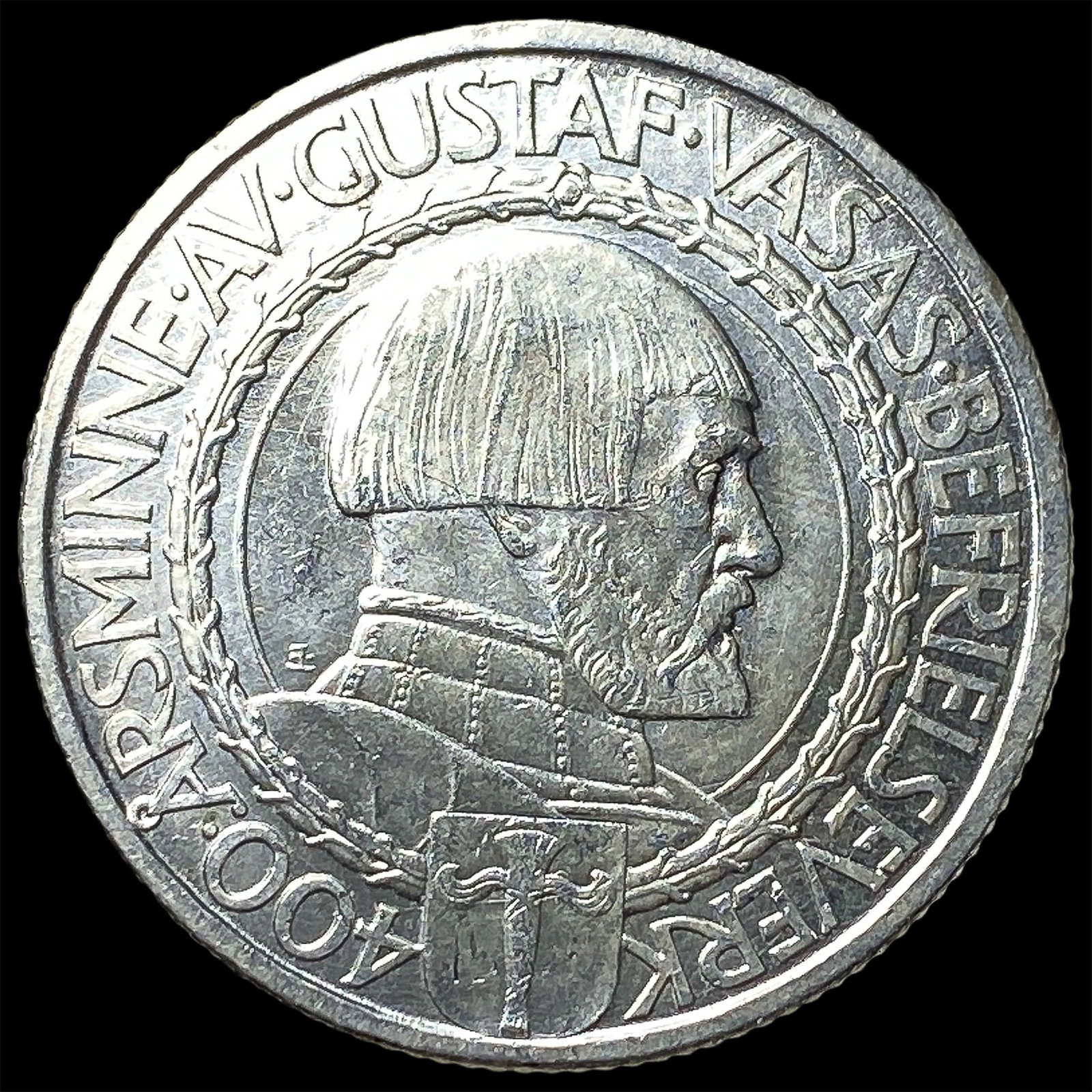 1921 Sweden Silver 2 Kroner UNCIRCULATED (1 of 2)