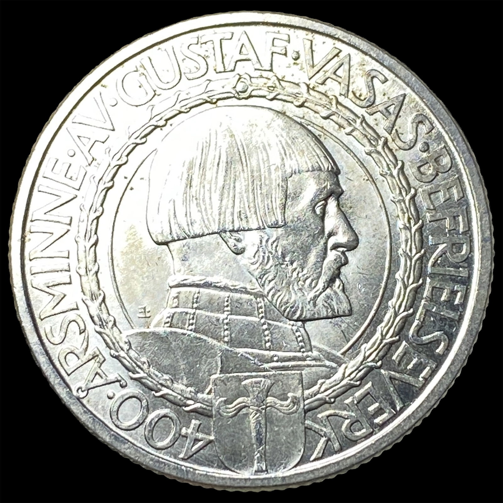 1921 Sweden Silver 2 Kroner UNCIRCULATED (1 of 2)
