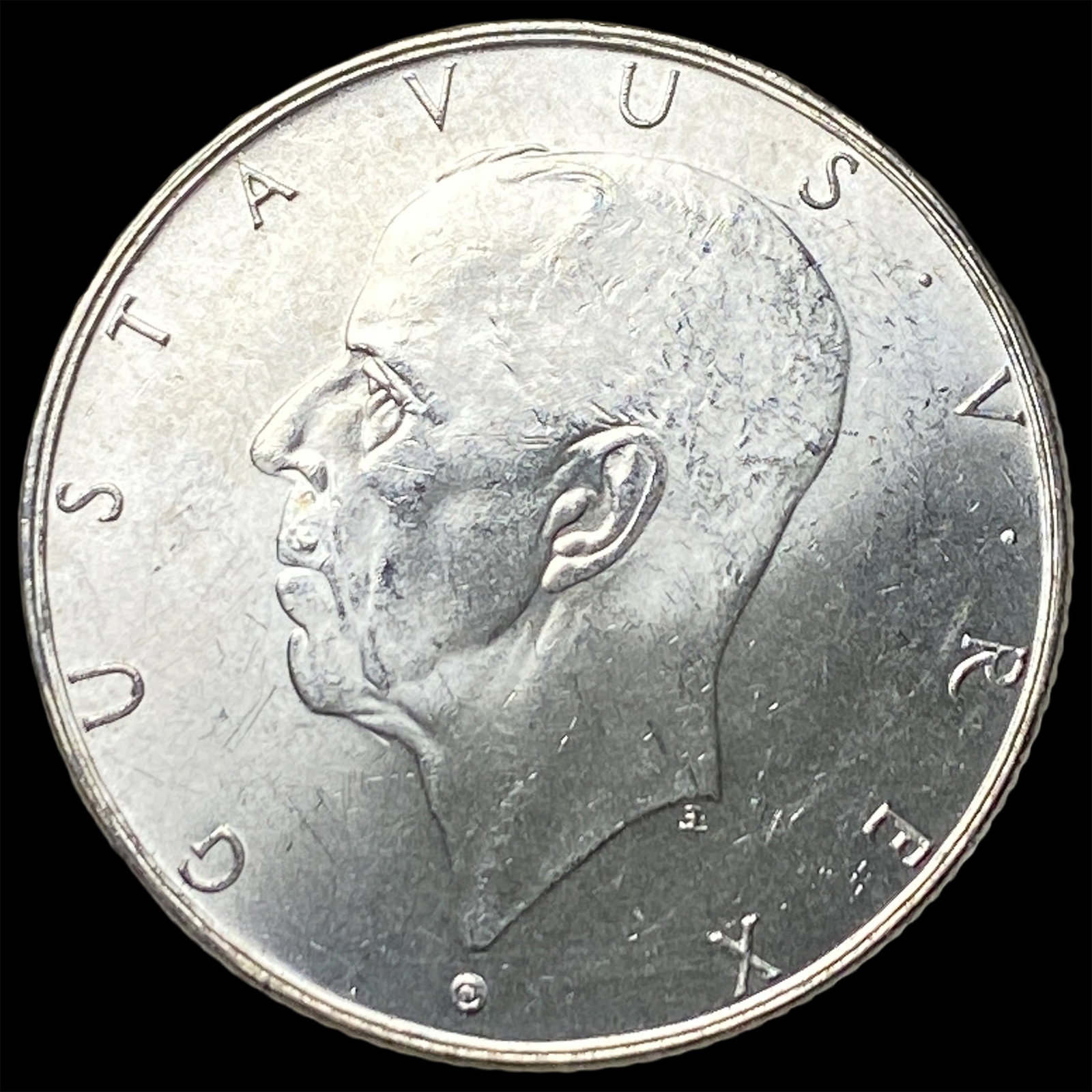 1938 Sweden Silver 2 Kroner UNCIRCULATED (1 of 2)