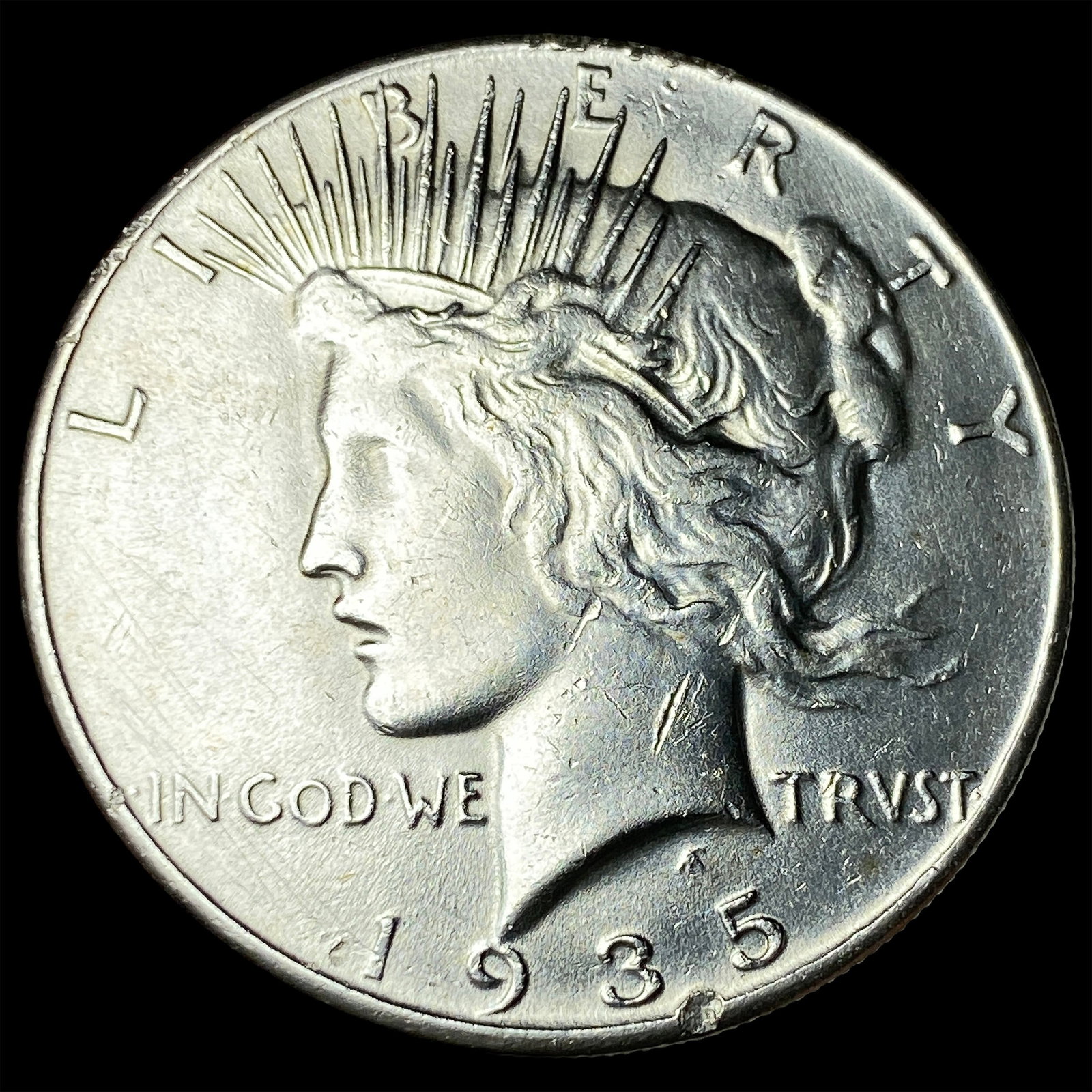 1935 Silver Peace Dollar CLOSELY UNCIRCULATED (1 of 2)