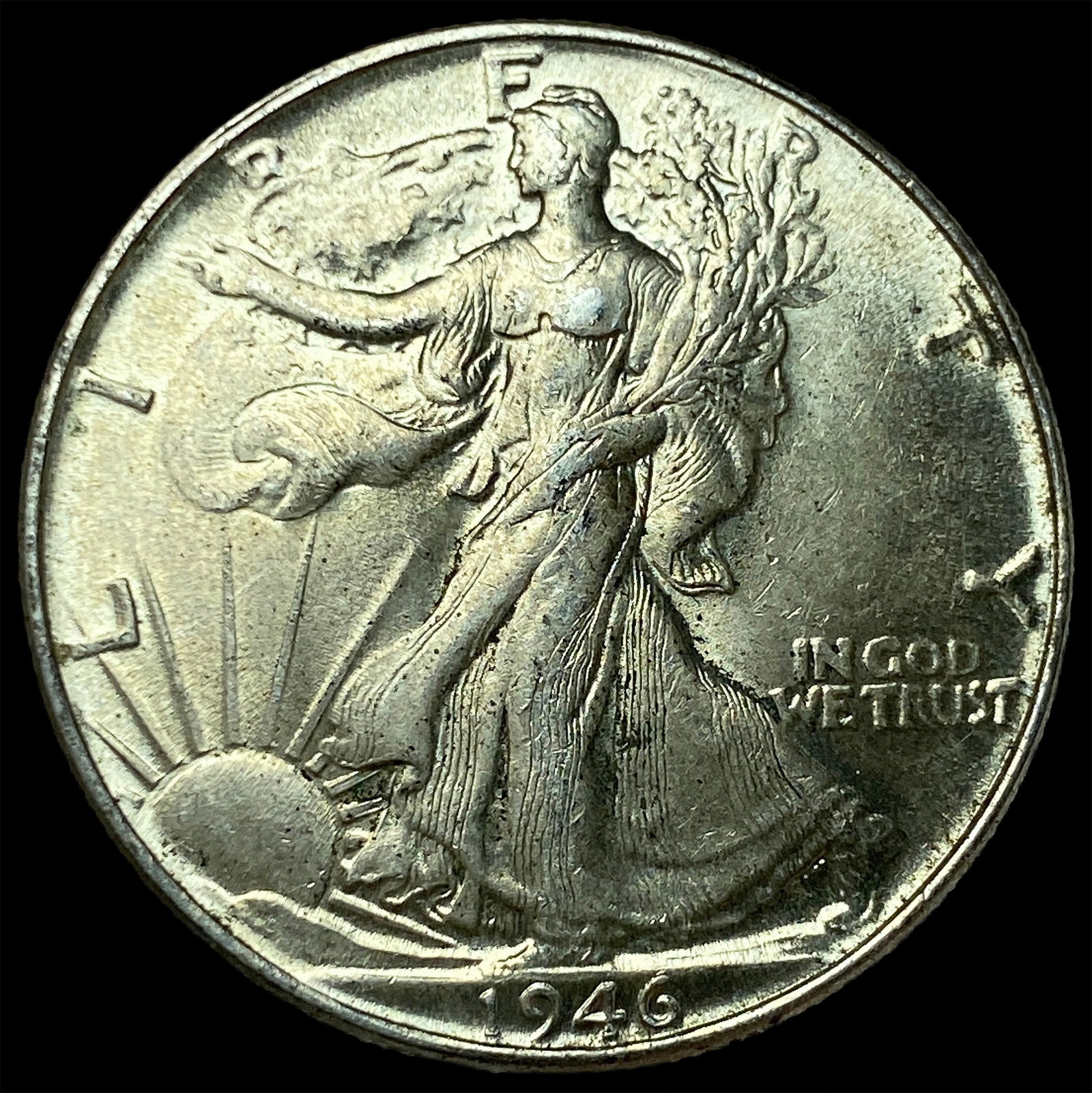 1946 Silver Walking Liberty Half Dollar UNCIRCULATED (1 of 2)