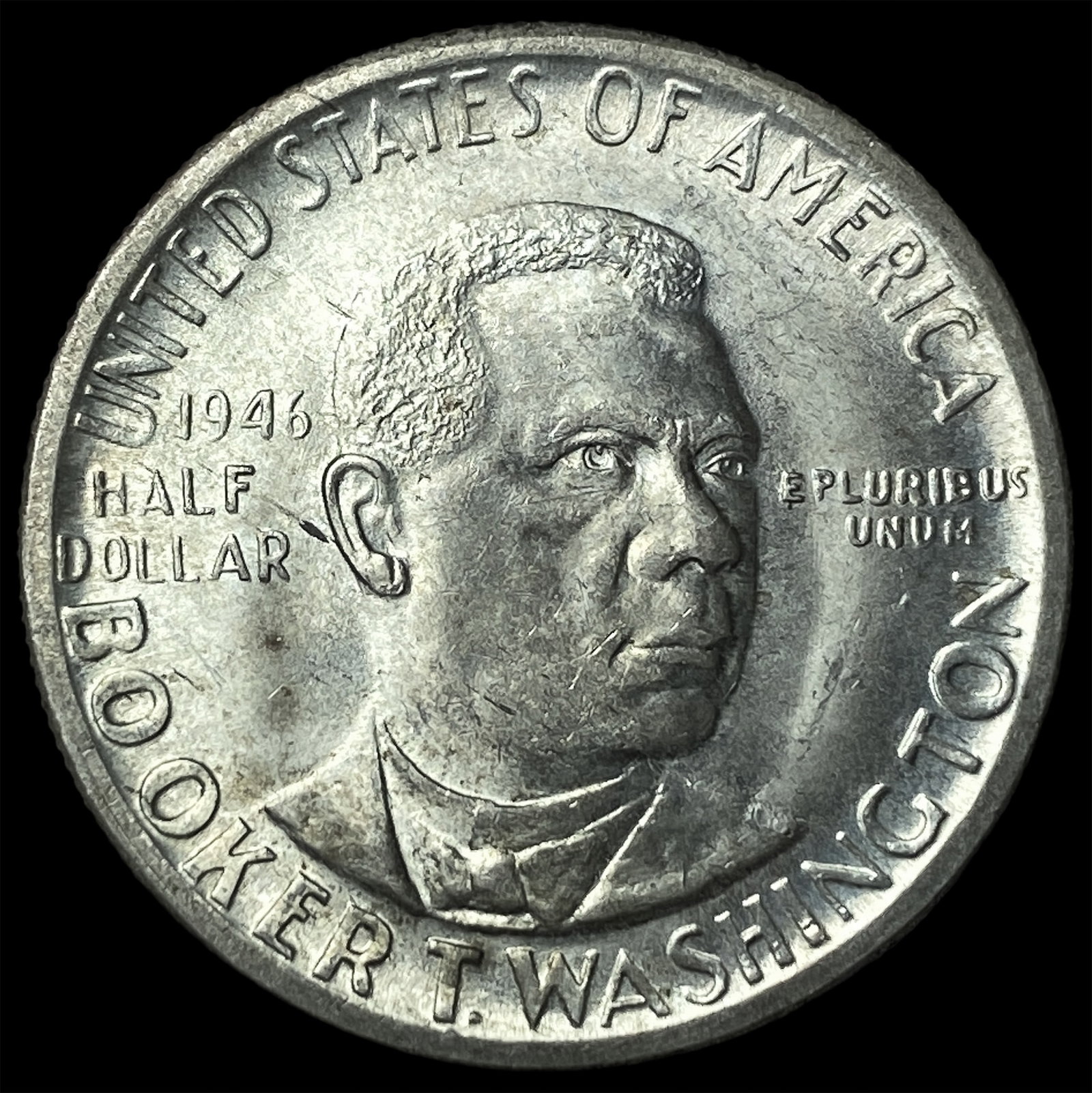1946-D Silver Half Dollar Booker T. Washington UNCIRCULATED (1 of 2)
