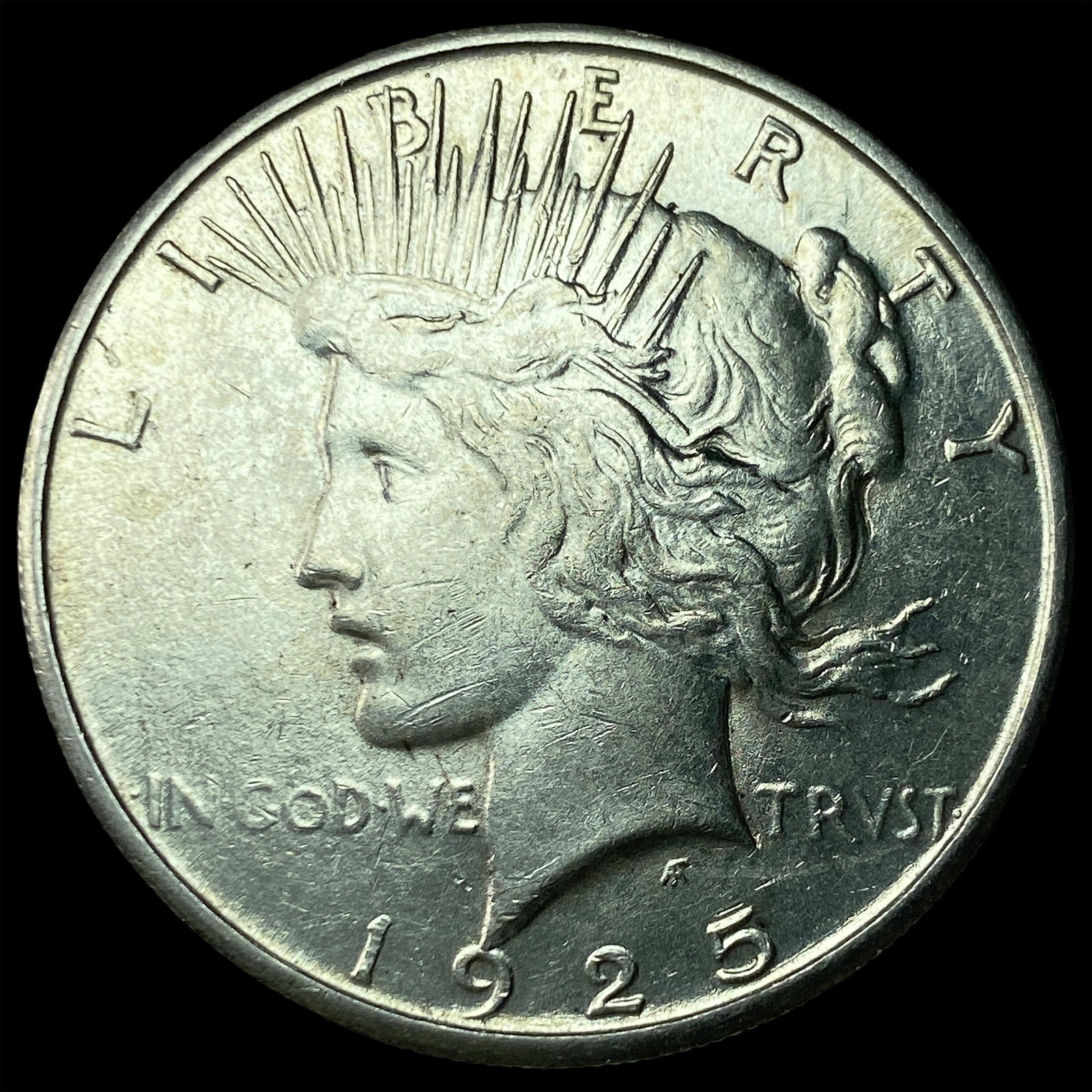 1925 Peace Silver Dollar UNCIRCULATED (1 of 2)