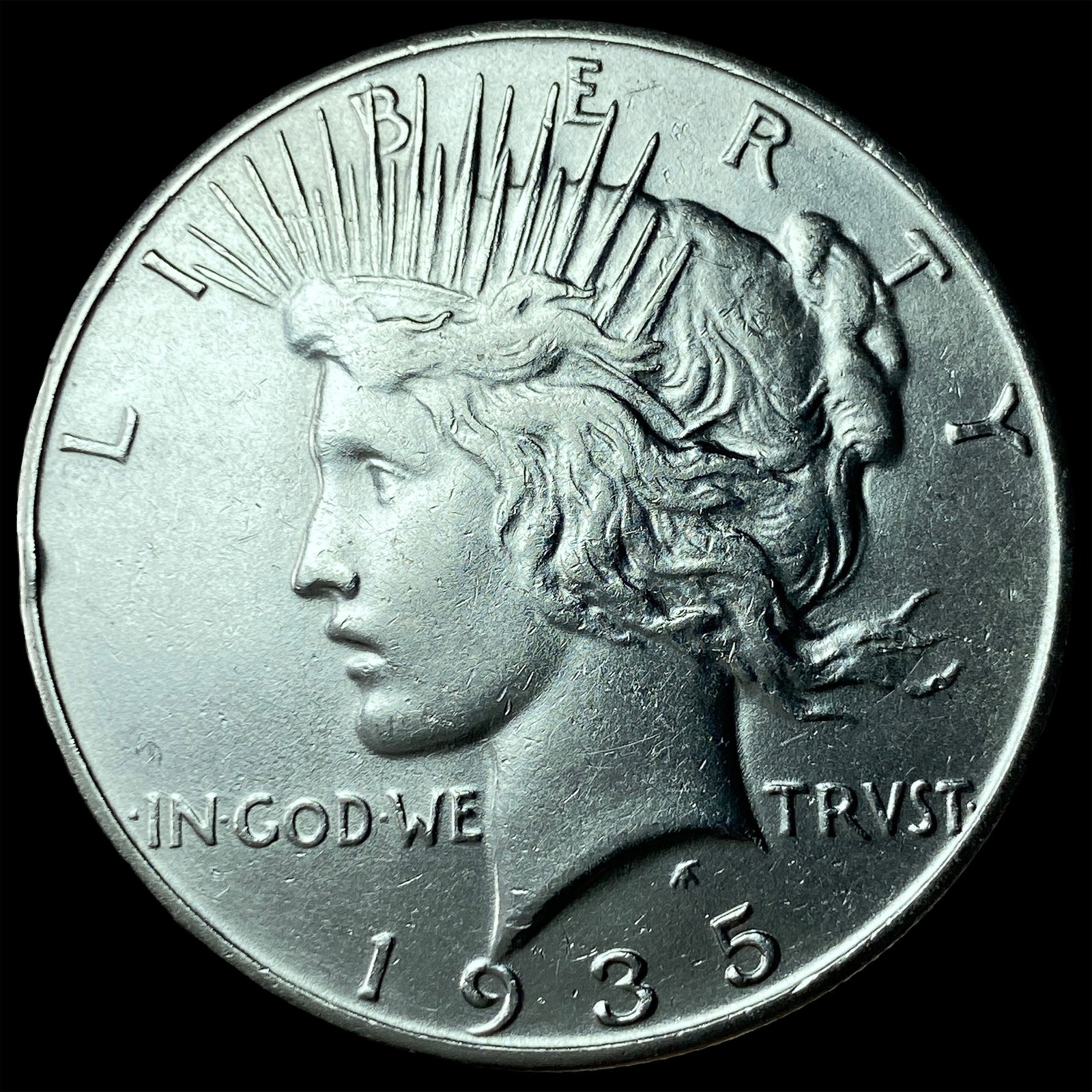 1935 Silver Peace Dollar UNCIRCULATED (1 of 2)