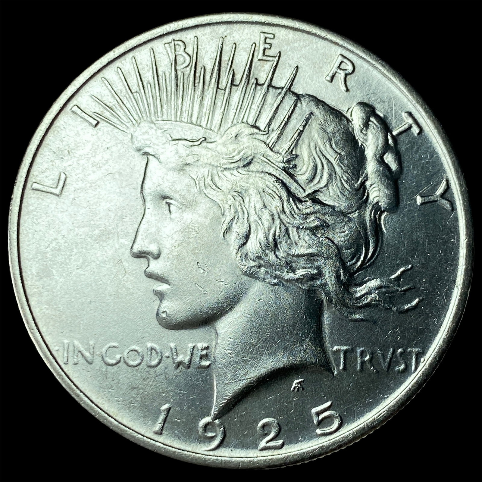 1925 Peace Silver Dollar UNCIRCULATED (1 of 2)