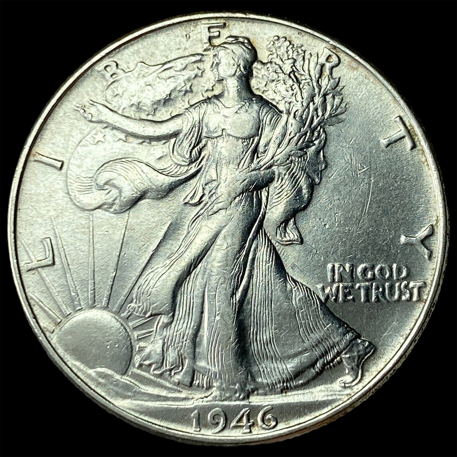 1946 Silver Walking Liberty Half Dollar CLOSELY UNCIRCULATED: 1946 Silver Walking Liberty Half Dollar CLOSELY UNCIRCULATED