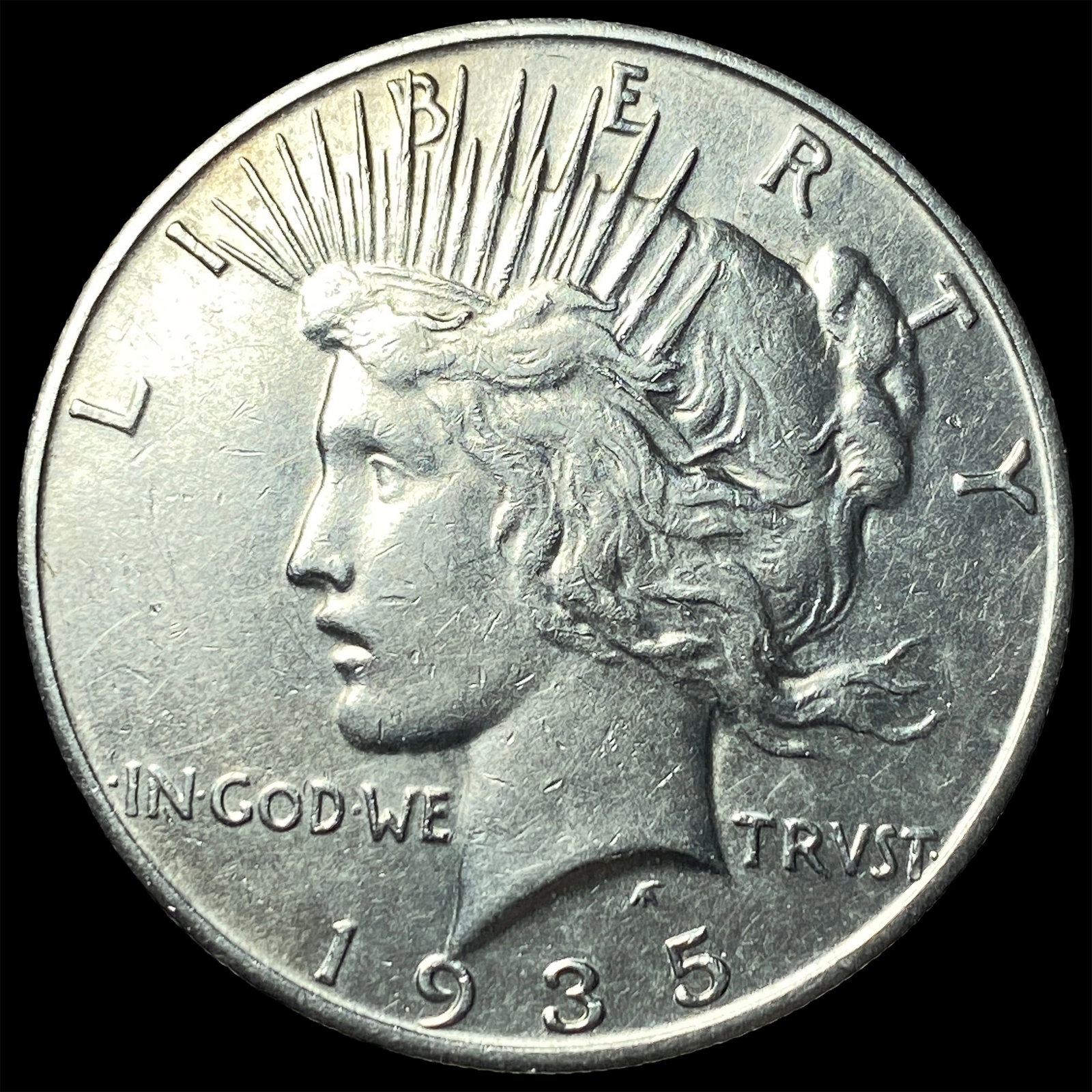 1935 Silver Peace Dollar CLOSELY UNCIRCULATED (1 of 2)