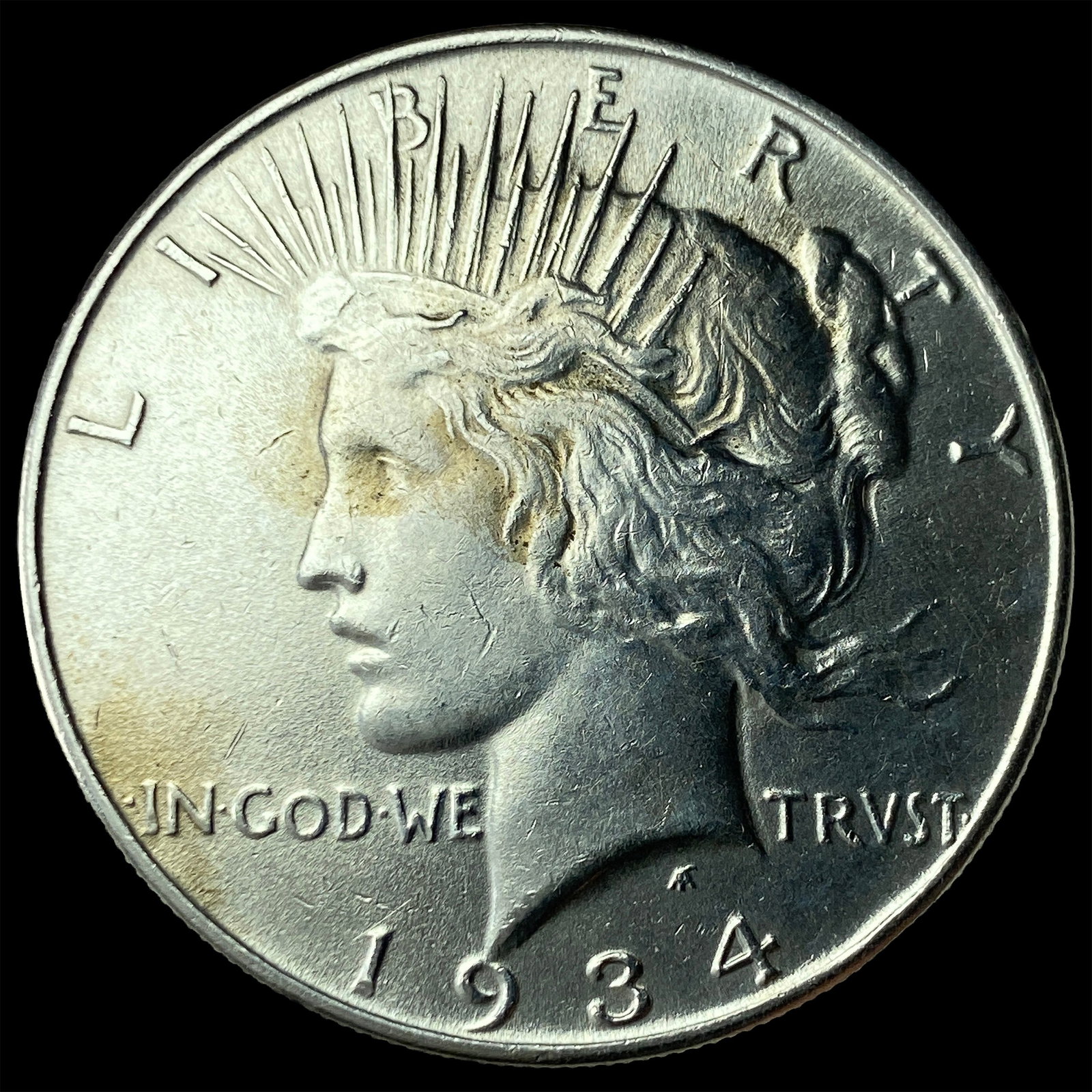 1934 Silver Peace Dollar CLOSELY UNCIRCULATED (1 of 2)