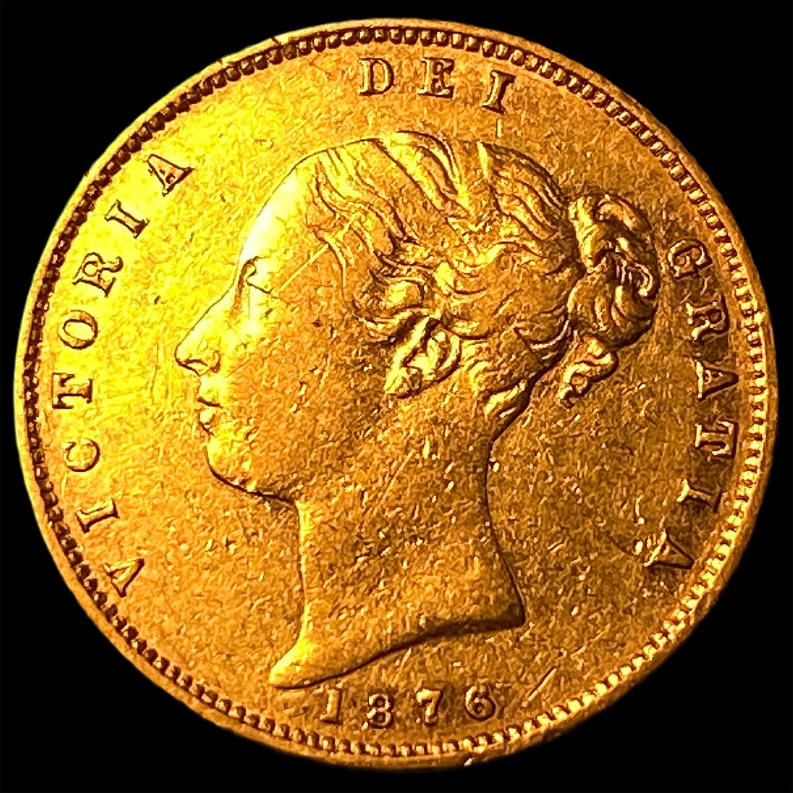 1876 Gold Sovereign Victoria Shield CLOSELY UNCIRCULATED: 1876 Gold Sovereign Victoria Shield CLOSELY UNCIRCULATED