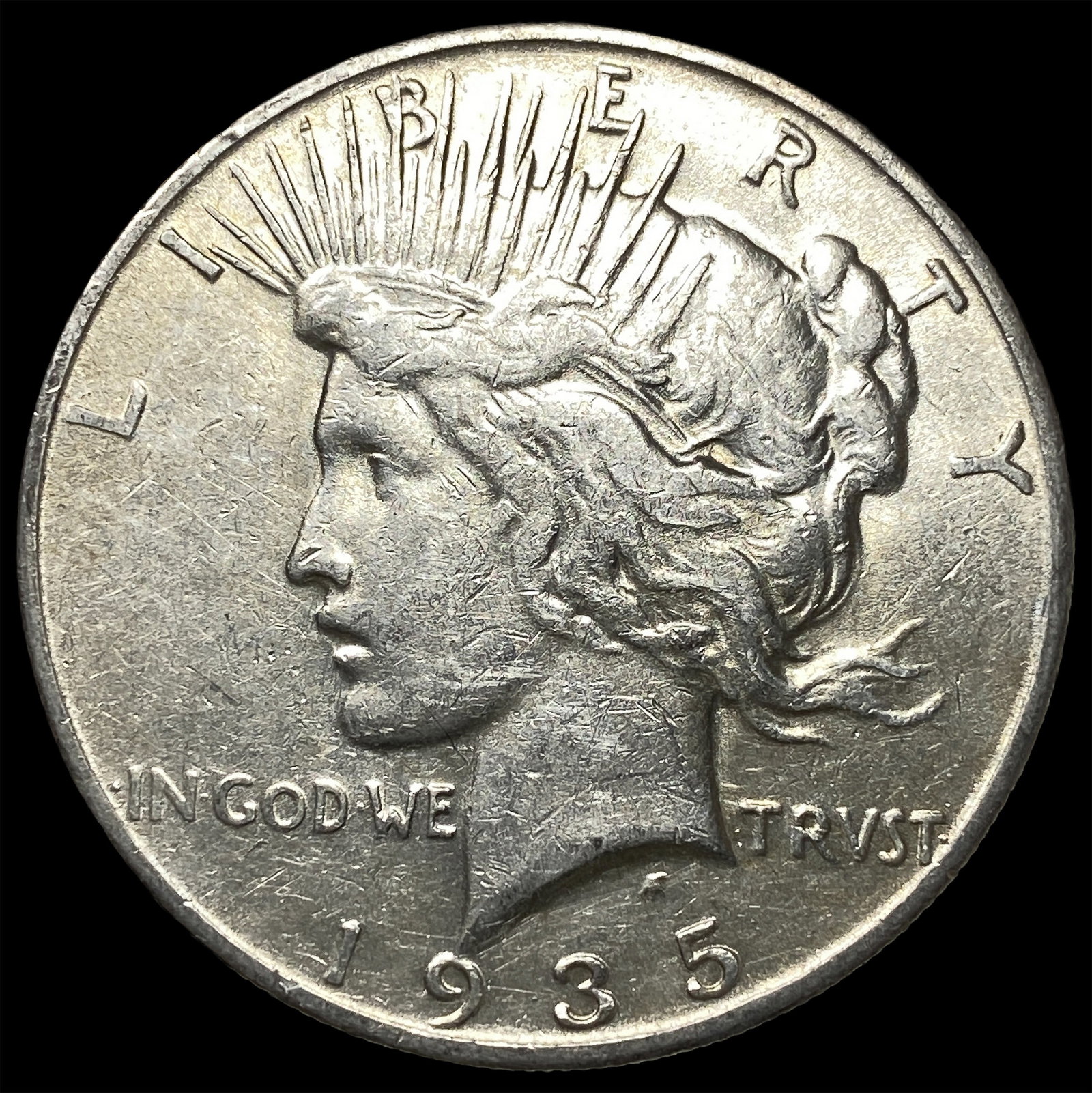 1935 Silver Peace Dollar CLOSELY UNCIRCULATED (1 of 2)