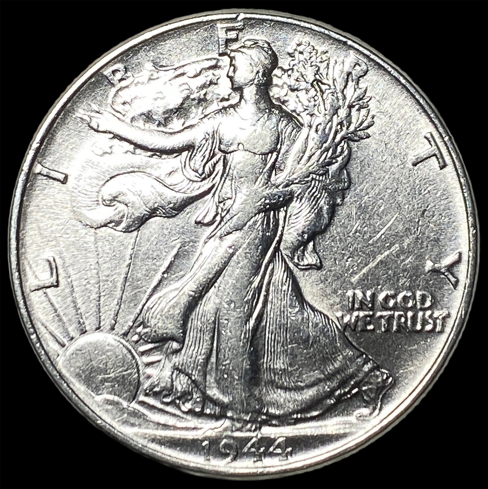 1944 Walking Liberty Half Dollar CLOSELY UNCIRCULATED (1 of 2)