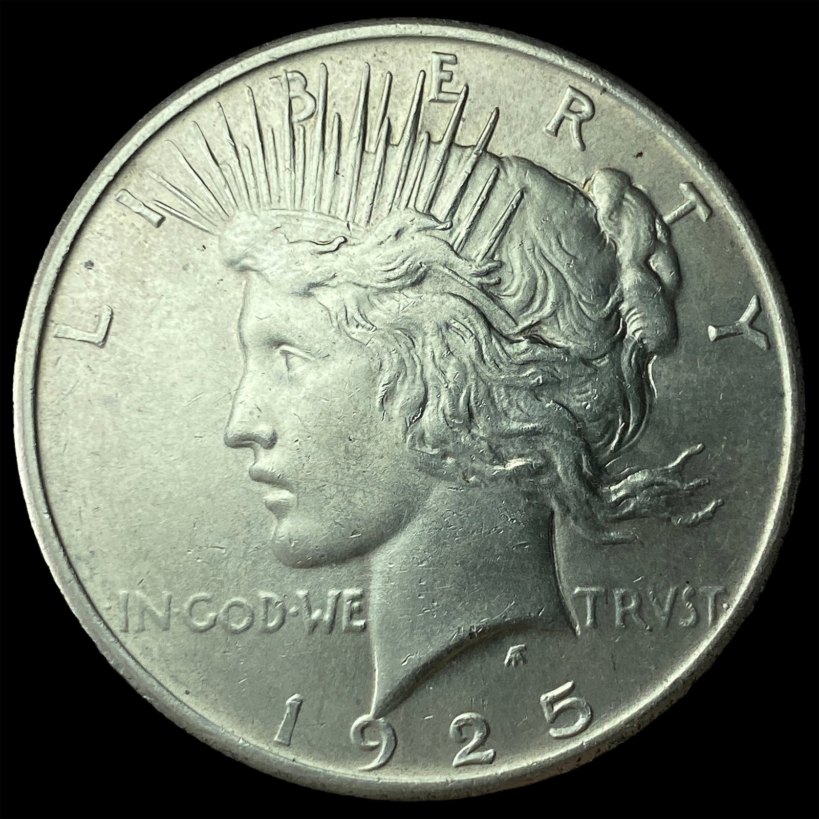 1925 Peace Silver Dollar UNCIRCULATED (1 of 2)