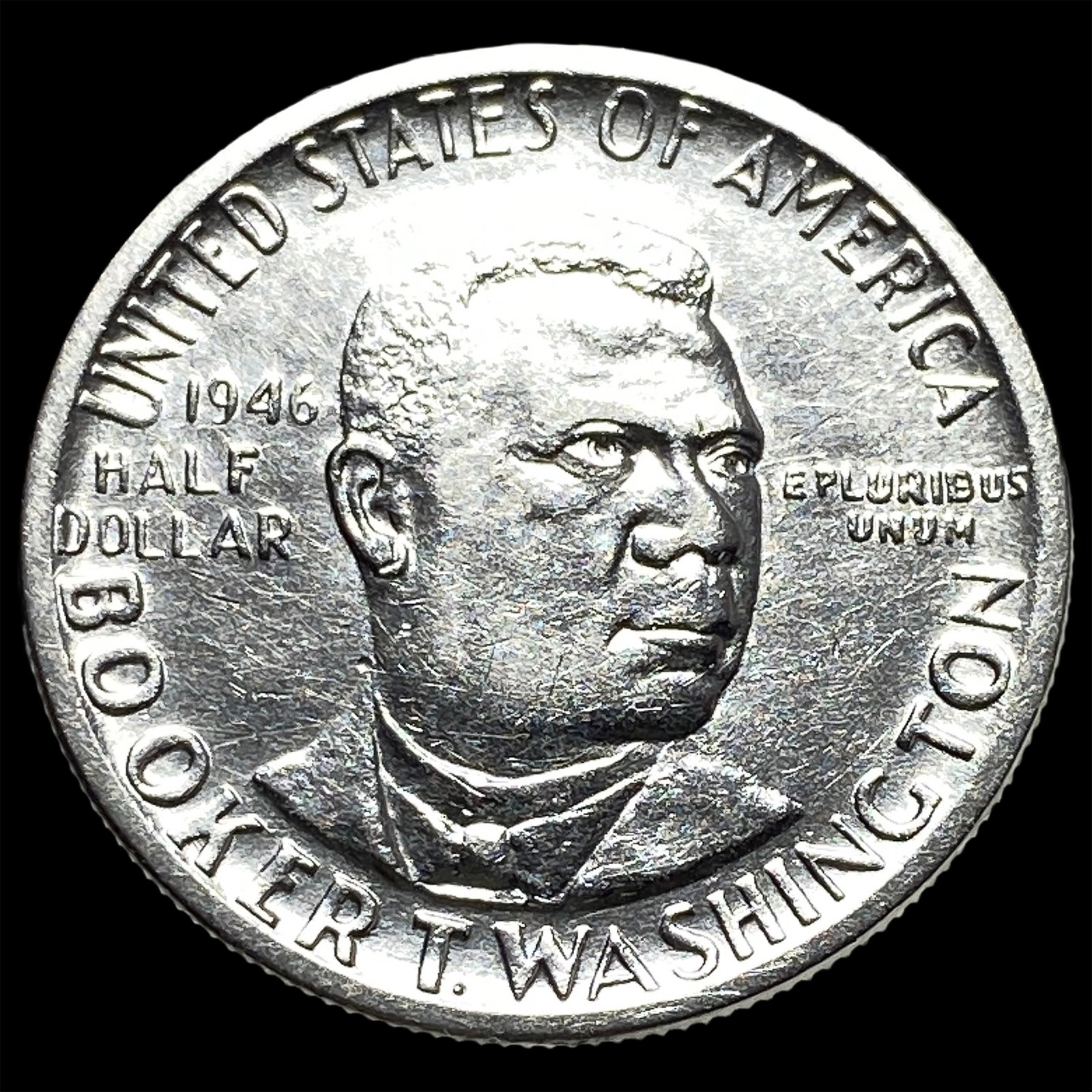 1946 Silver Half Dollar Booker T. Washington UNCIRCULATED (1 of 2)