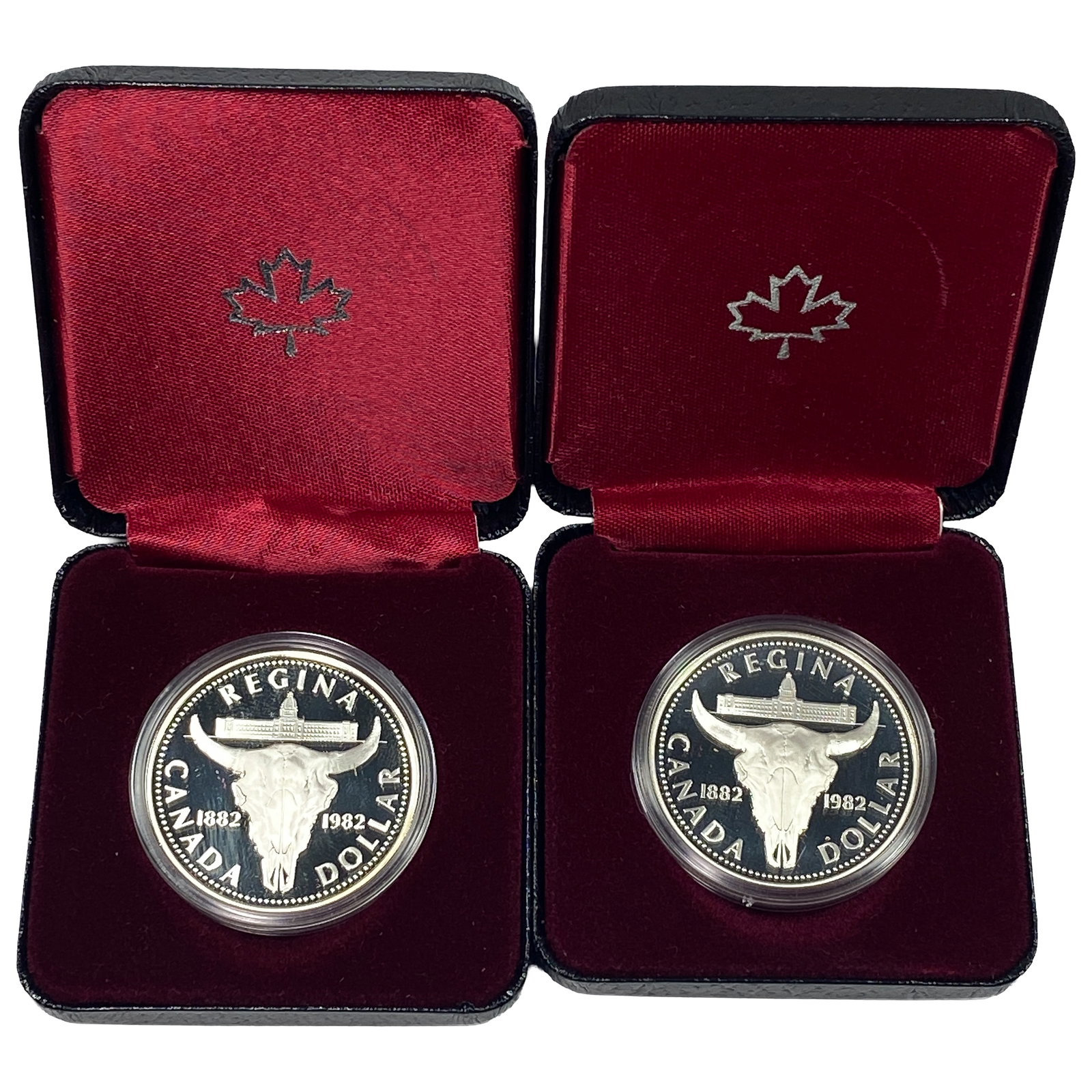 [2]1982 Canada Silver Dollars w/Box .375oz Silver (1 of 2)