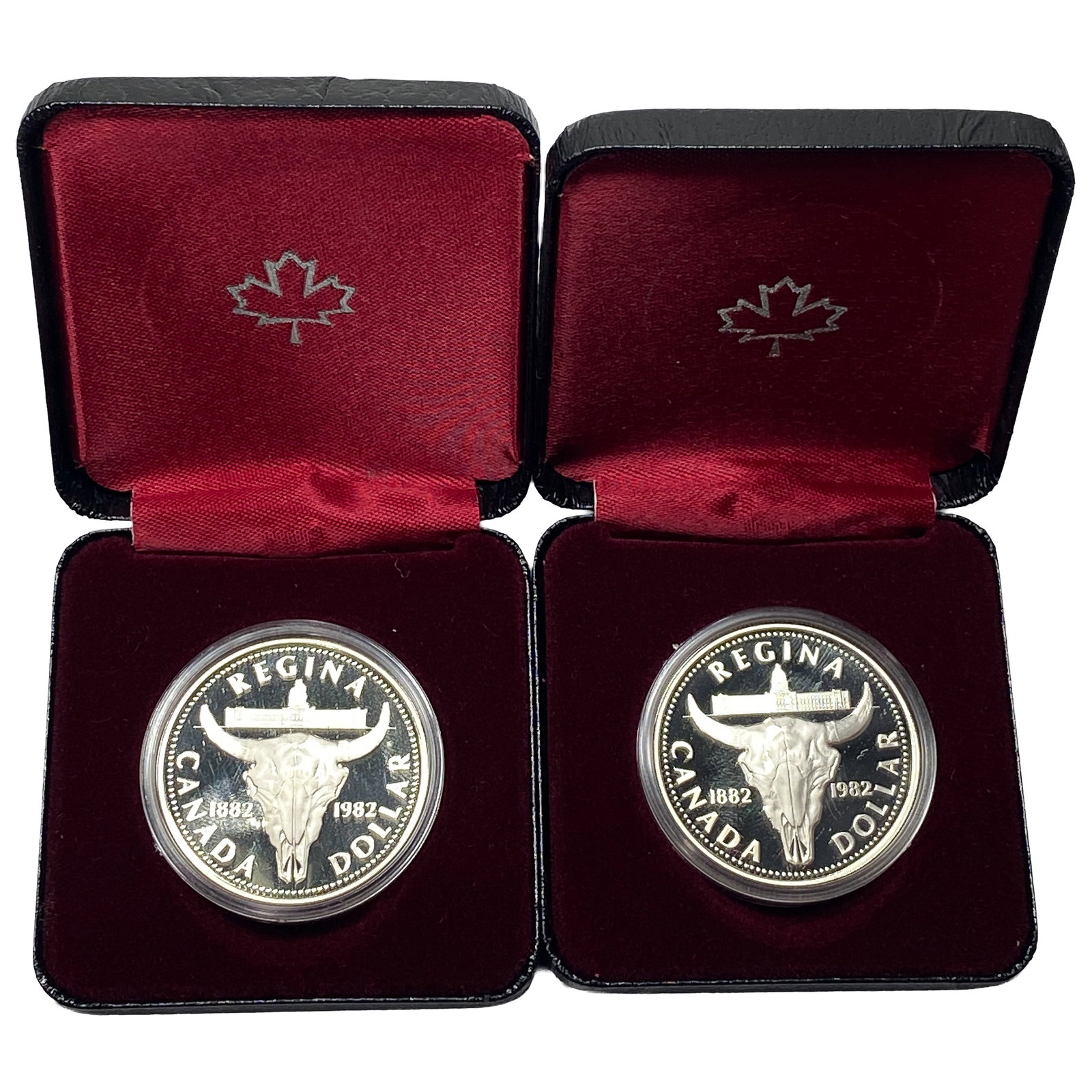 [2]1982 Canada Silver Dollars w/Box .375oz Silver (1 of 2)