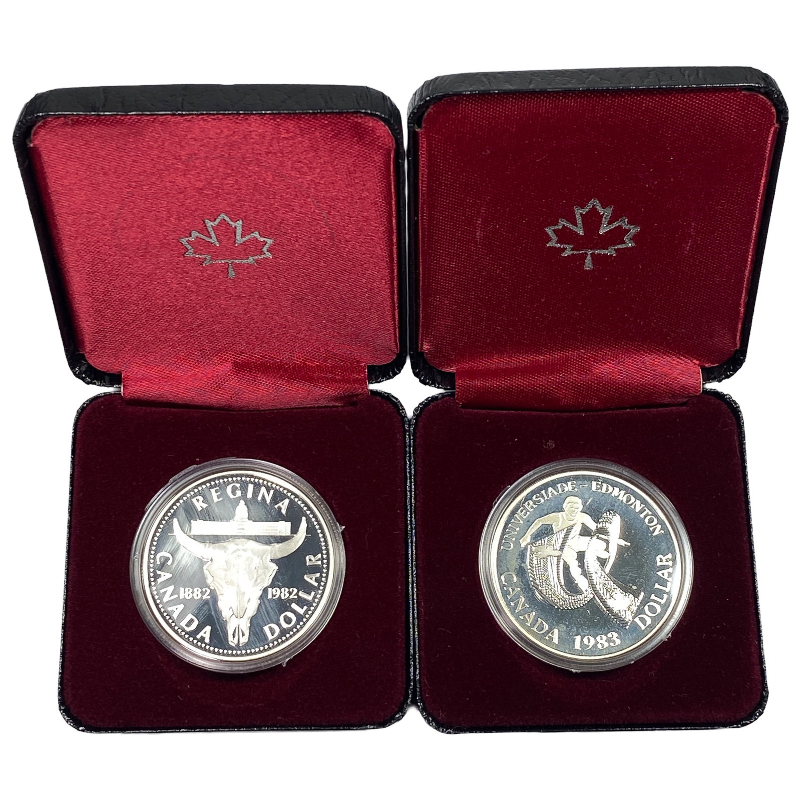 [2]1982-1983 Canada Silver Dollars w/Box .375oz Silver: [2]1982-1983 Canada Silver Dollars w/Box .375oz Silver