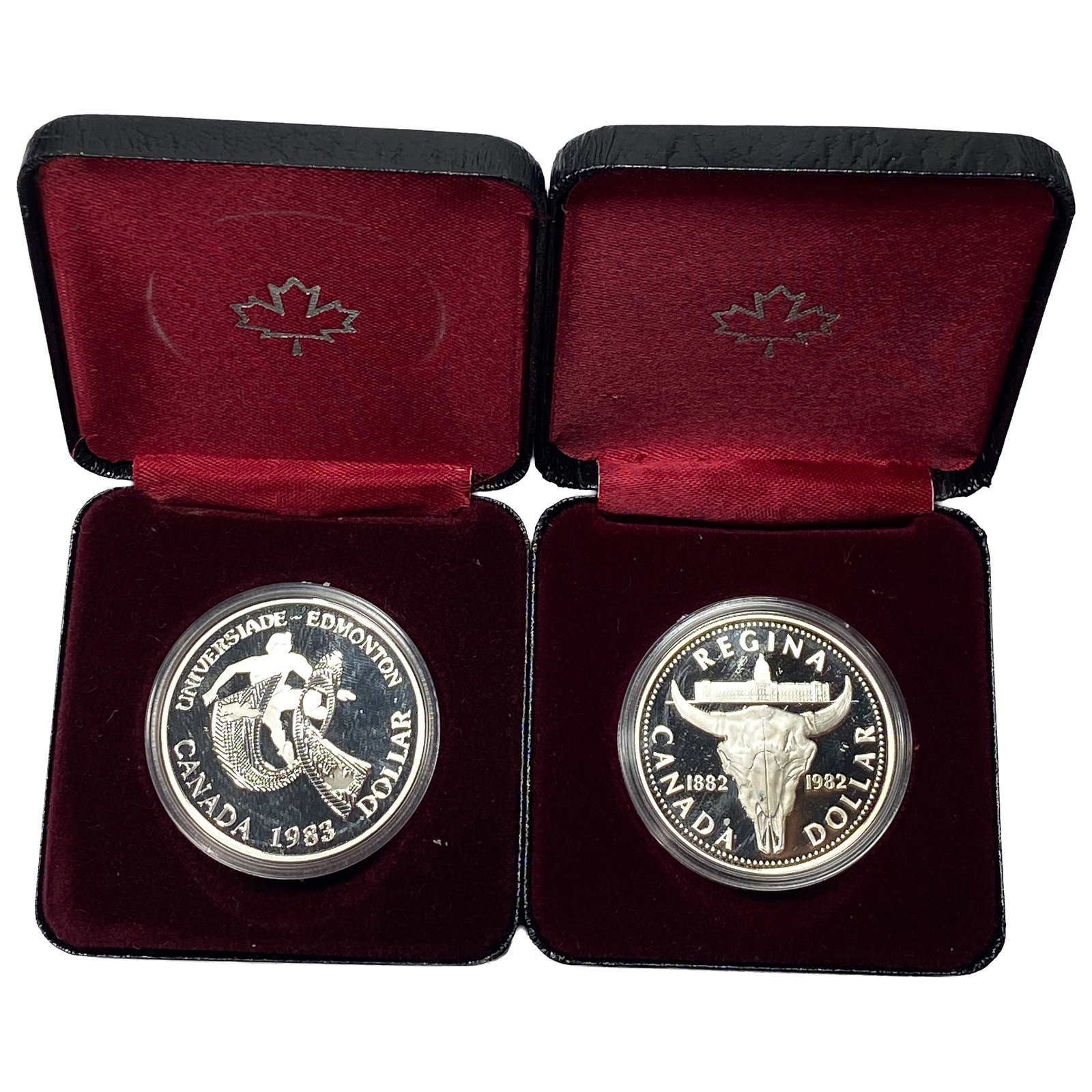 [2]1982-1983 Canada Silver Dollars w/Box .375oz Silver: [2]1982-1983 Canada Silver Dollars w/Box .375oz Silver