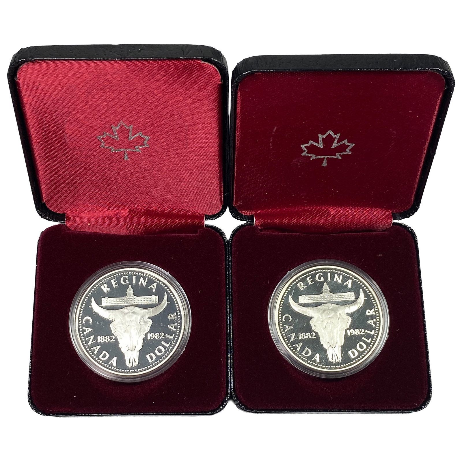 [2] 1982 Canada Silver Dollars w/Box .375oz Silver (1 of 2)