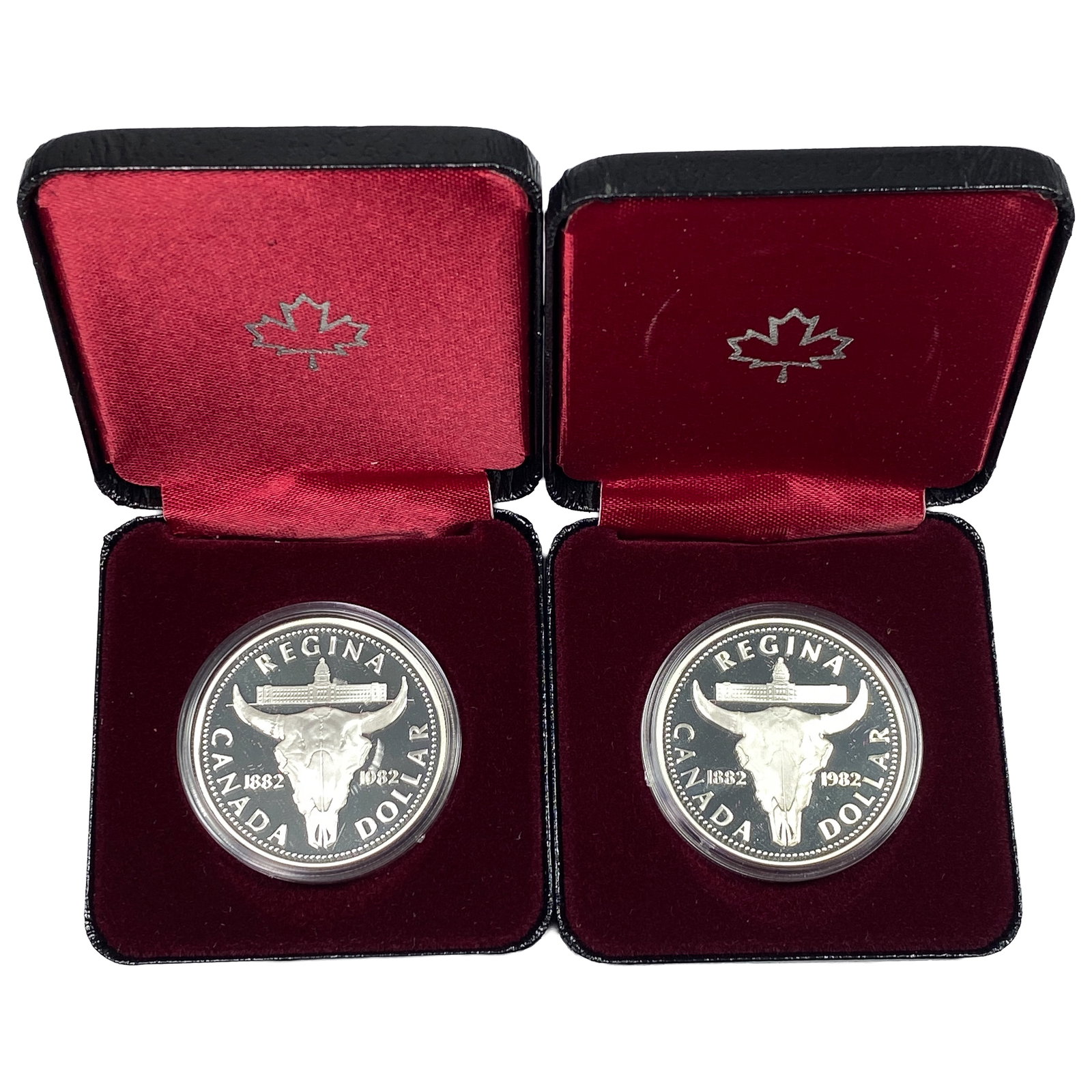 [2] 1982 Canada Silver Dollars w/Box .375oz Silver (1 of 2)