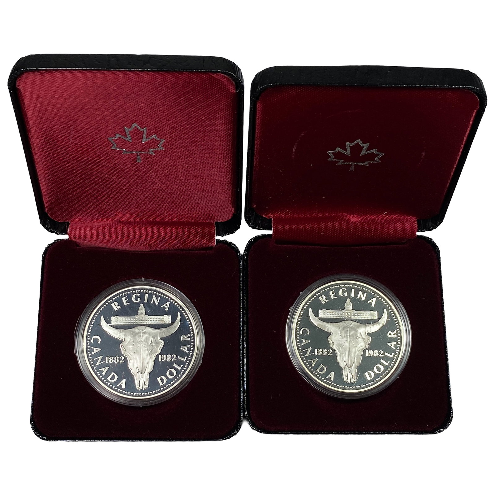 [2] 1982 Canada Silver Dollars w/Box .375oz Silver (1 of 2)