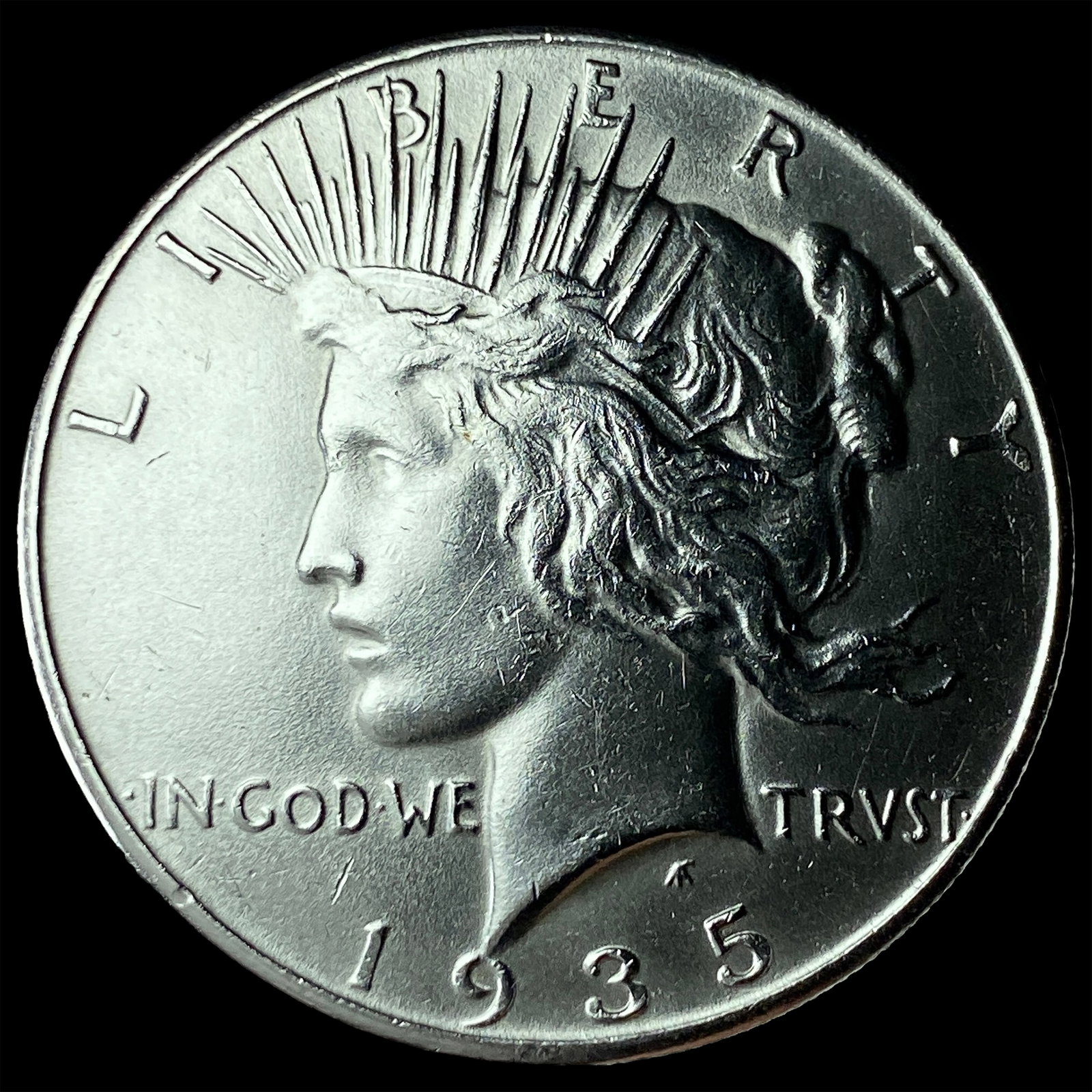 1935 Silver Peace Dollar UNCIRCULATED: 1935 Silver Peace Dollar UNCIRCULATED