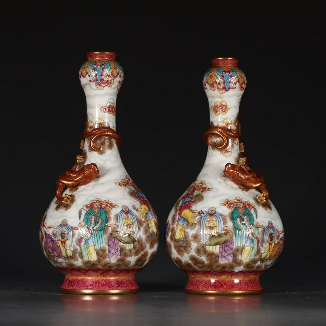 A Chinese Famile Rose Dragon Pattern Bottle: Ht.18.2cm; Diam.6cm.
