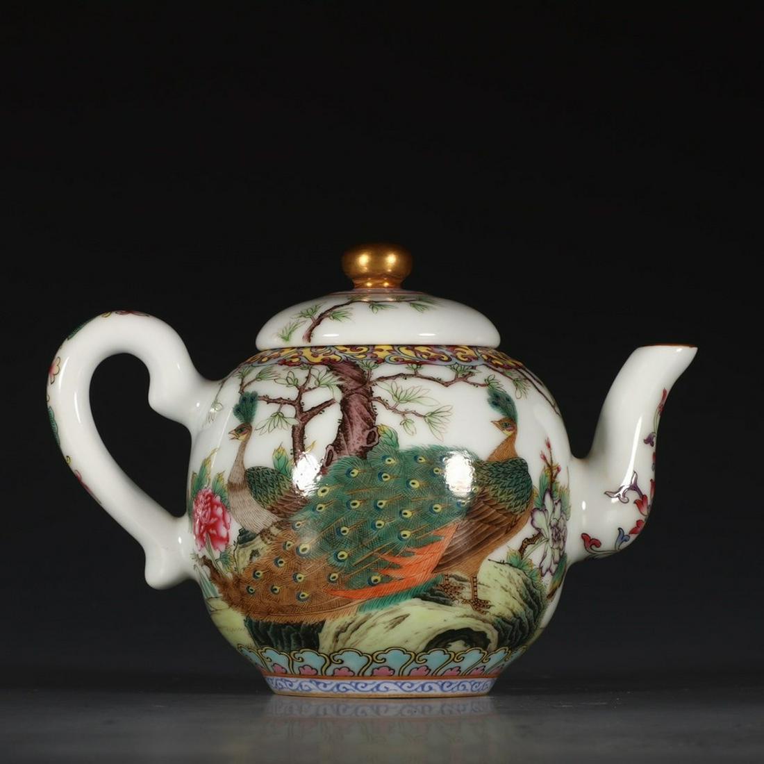 A Chinese Famille Rose Flower&Bird Pattern Porcelain: Ht.12.5cm, Diam.5.5cm,