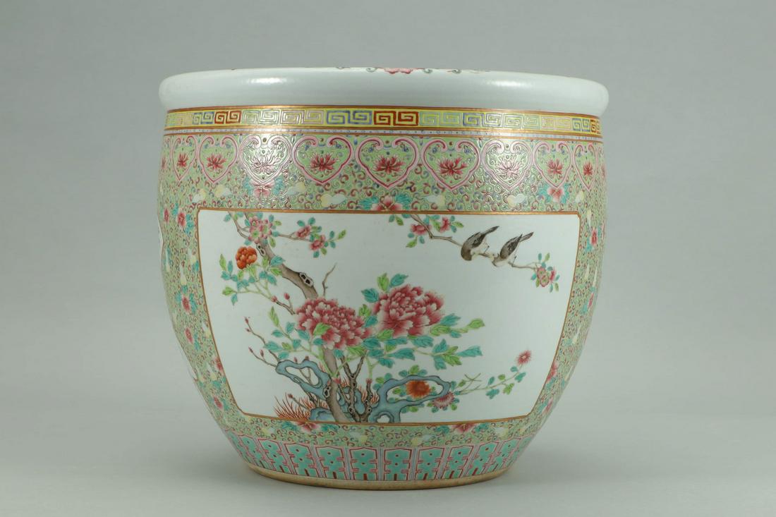 A Chinese Famille Rose Flower&Bird Pattern Porcelain: Ht.31cm Wd.36cm