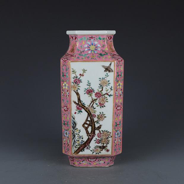 A Chinese Famille Rose Flower&Bird Pattern Porcelain: Ht.27.8cm; Diam.12cm;