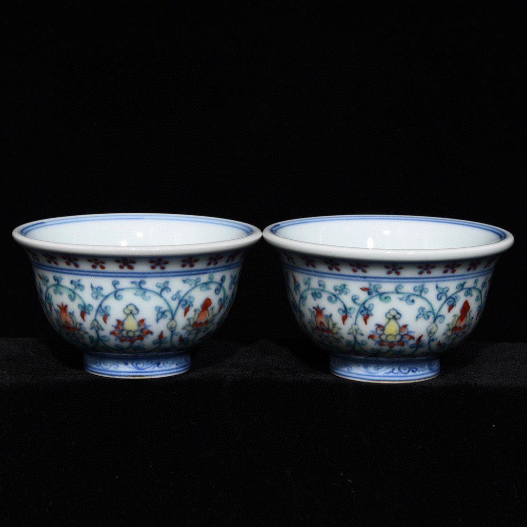 Pair Of Porcelain Wucai Cups: 5.3*9.5