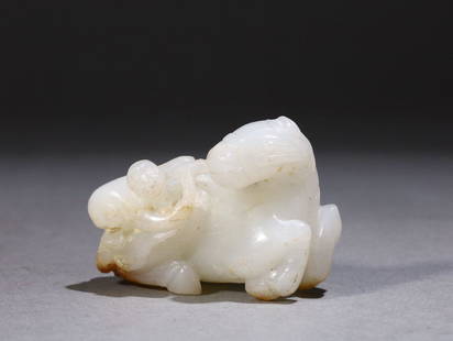 A Hetian Jade Hand Piece: Length: 4.7cm; Width: 2.6cm; Height: 3.2cm; Weight: 45g