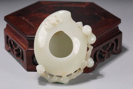 A Hetian Jade Brush Washer: Length: 8.2cm.; Width: 7cm.; Height: 2.8cm.; Weight: 91.4g