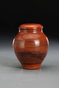 An Agate Jar: Diameter: 8.7*10.8cm; Weight: 471g