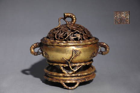 A Gilt Bronze Censer,Dou Zhu Jia Cang Qing Wan Mark: Height: 19.5cm; Mouth-Diameter: 15.6cm; Ear-Distance: 21.5cm; Weight: 3.8kg