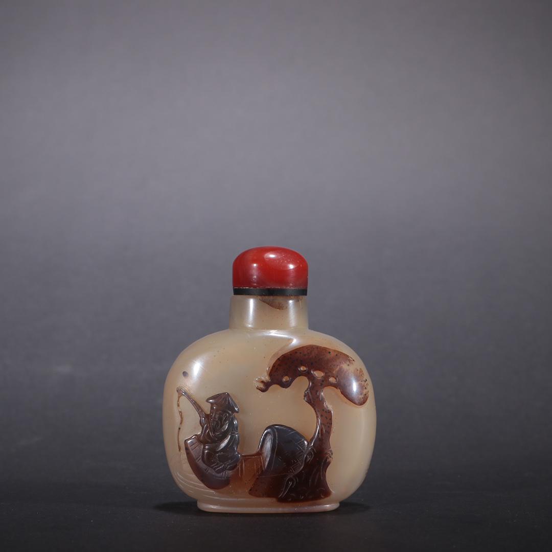 An Agate Snuff Bottle: Height: 6.2cm; Width: 5cm; Weight: 59g