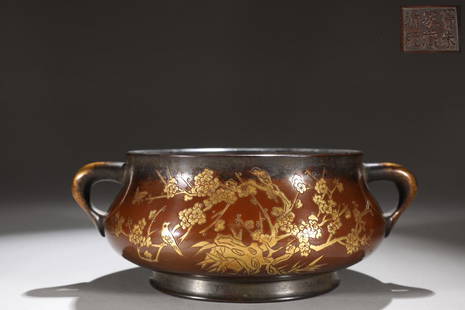 A Copper Censer With Partly Gilding,Dou Zhu Jia Cang Qing Wan Mark: Height: 9.5cm; Mouth-Diameter: 16.6cm; Body-Diameter: 19.2cm; Ear-Distance: 24.2cm; Weight: 3.4kg