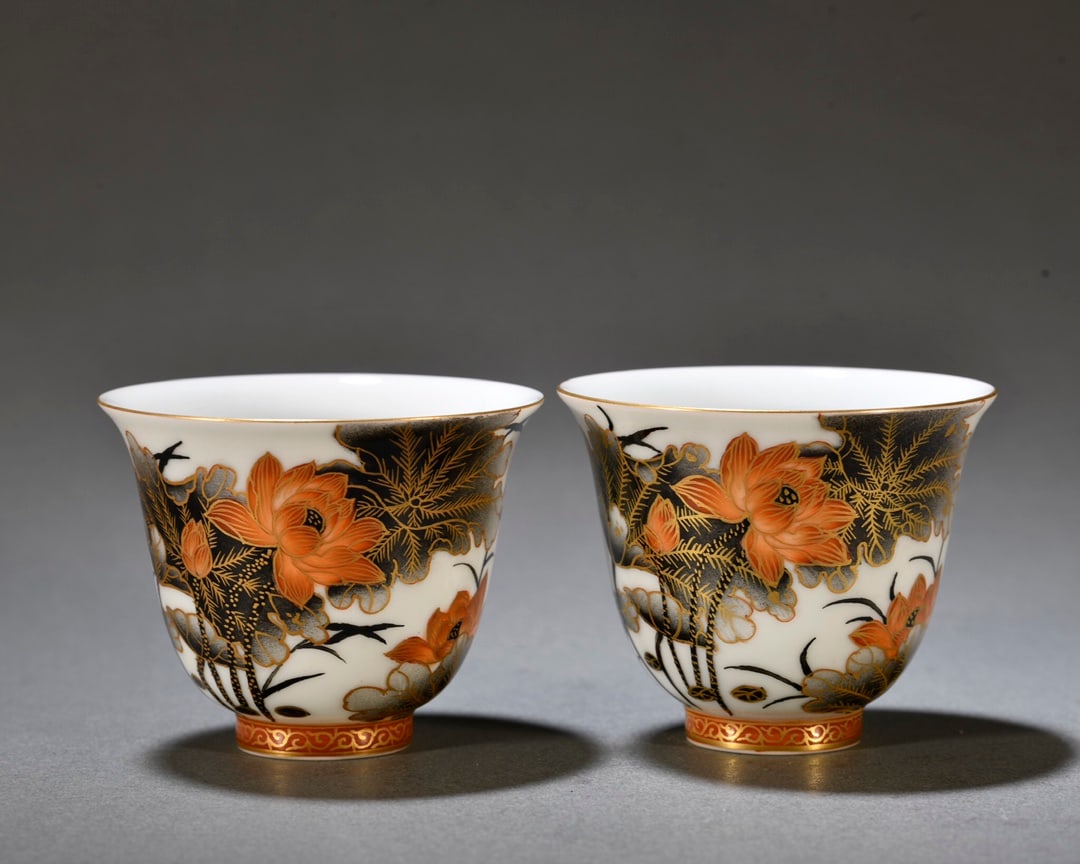 Pair Of Porcelain Alum Red Cups: Height: 6cm; Mouth-Diameter: 7.4cm