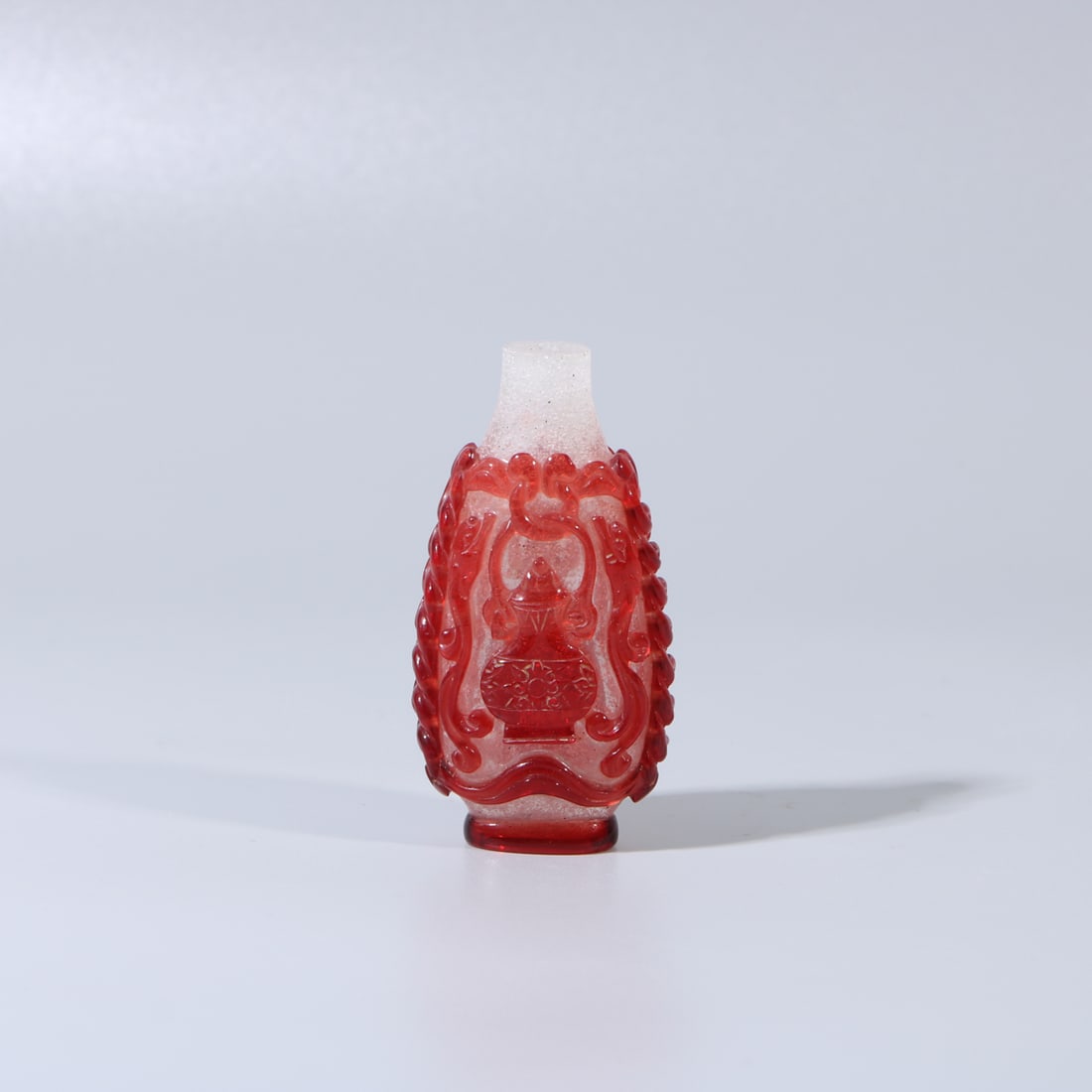A Crystal Snuff Bottle: Height: 8cm; Mouth-Diameter: 1cm