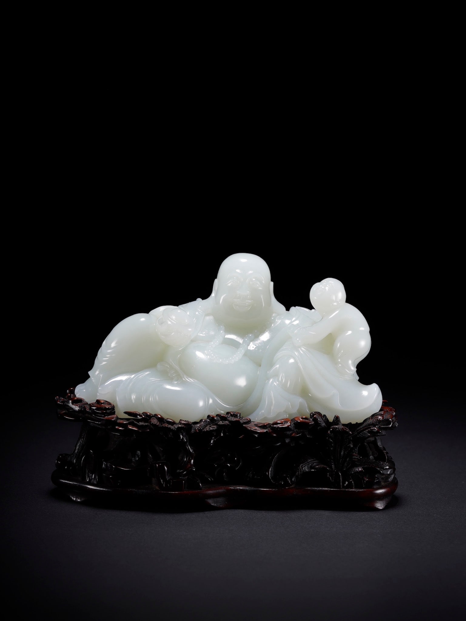 A Hetian Jade Ornament: 13.2*6.0*6.7cm; Net Weight: 506g