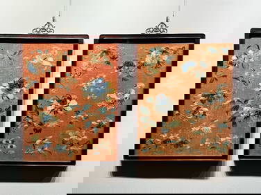 A pair of Qing Dynasty Suzhou embroidery butterfly love flower hanging screens (1 of 1)