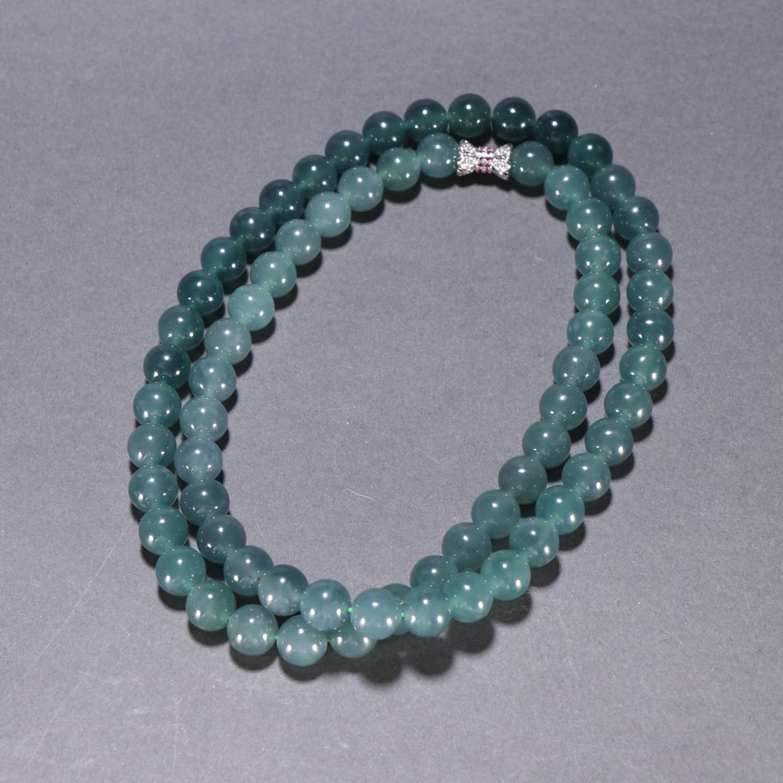 Jade necklace: 0.9/105.9g