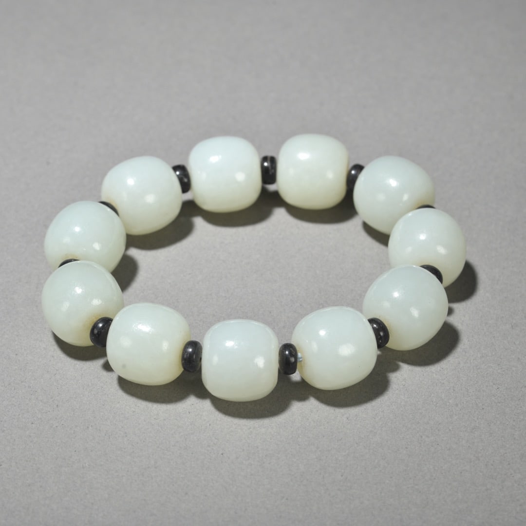 Hetian jade bracelet: 1.8/112g