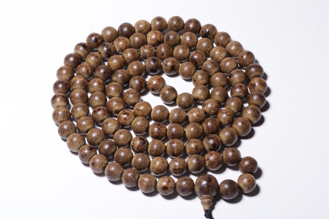 Qing Dynasty Agarwood 108 Hand-held Prayer Beads: 1.6/135g