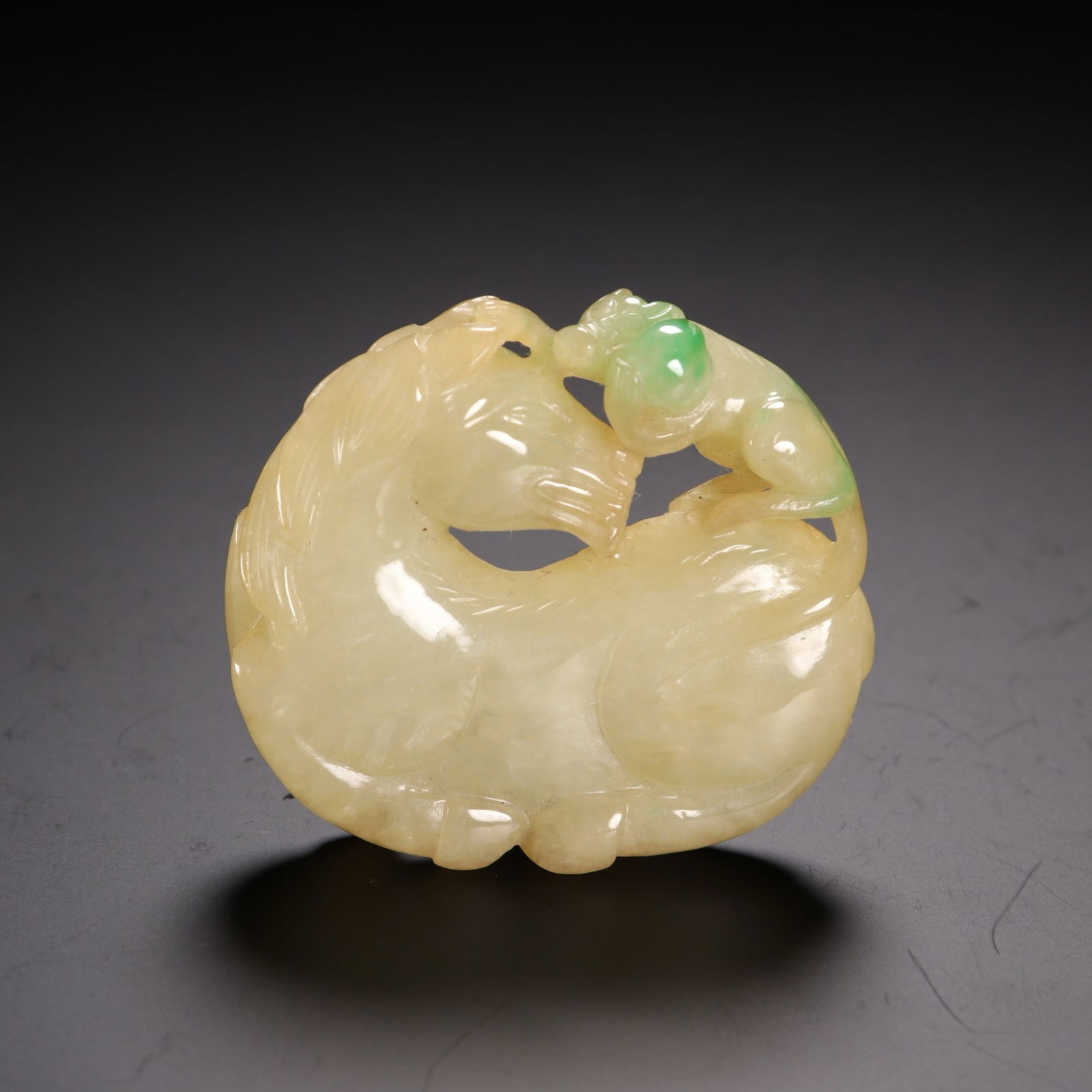 An old jade horse handle: 4.3*4.8/45.8g