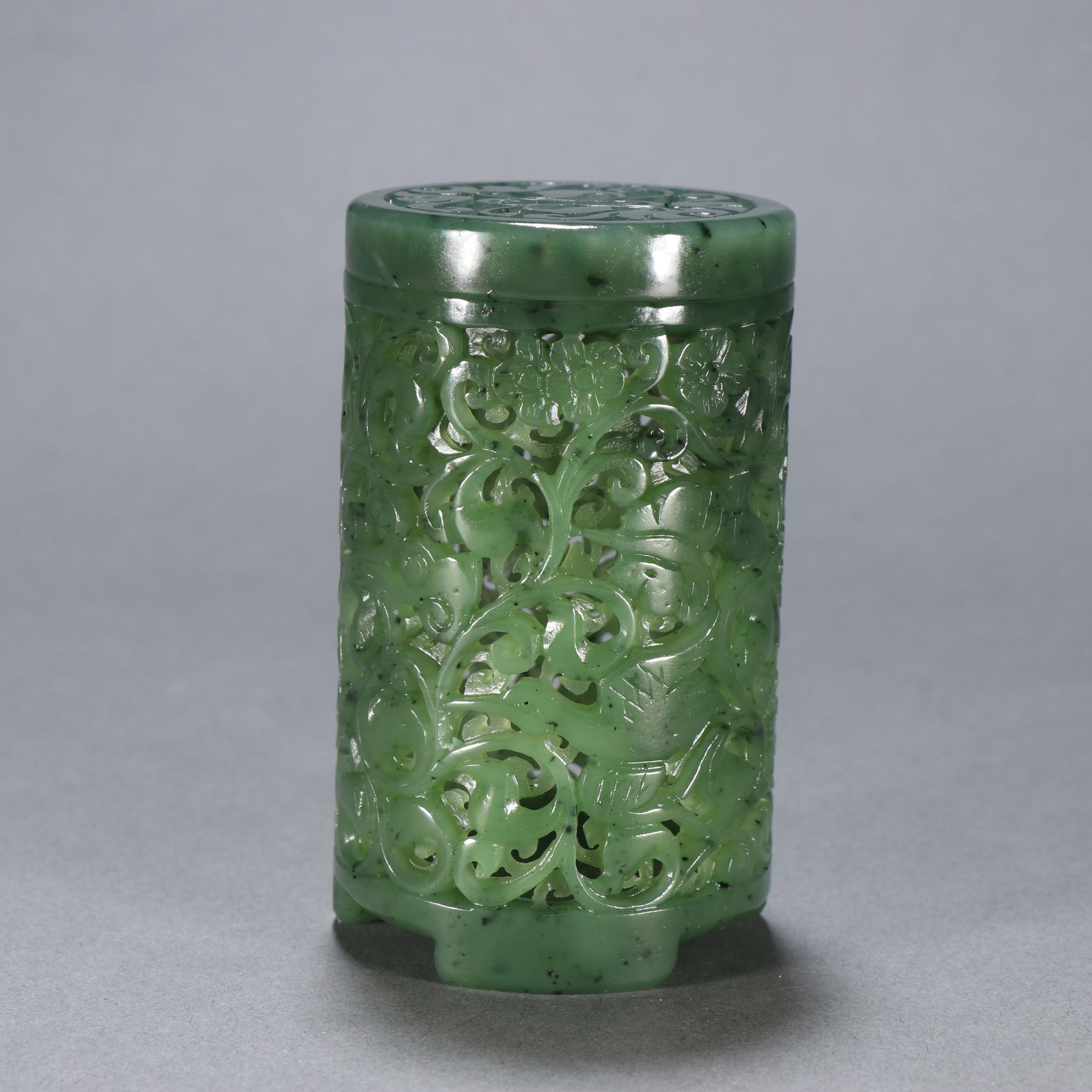 Qing Dynasty Hetian jade flask with deer pattern: 8.8*5.1/160g