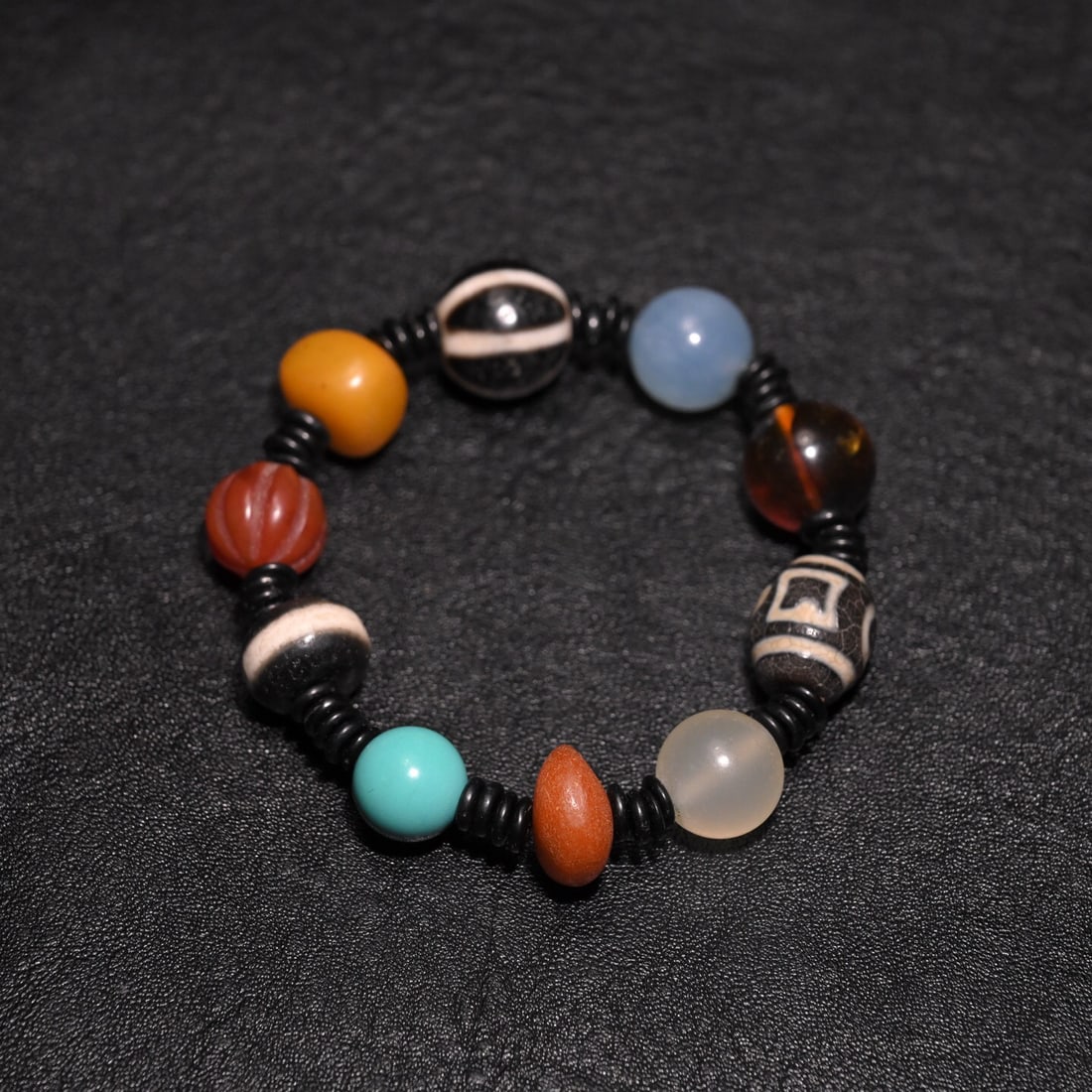 Multi-jeweled bead bracelet: 1.5/31g