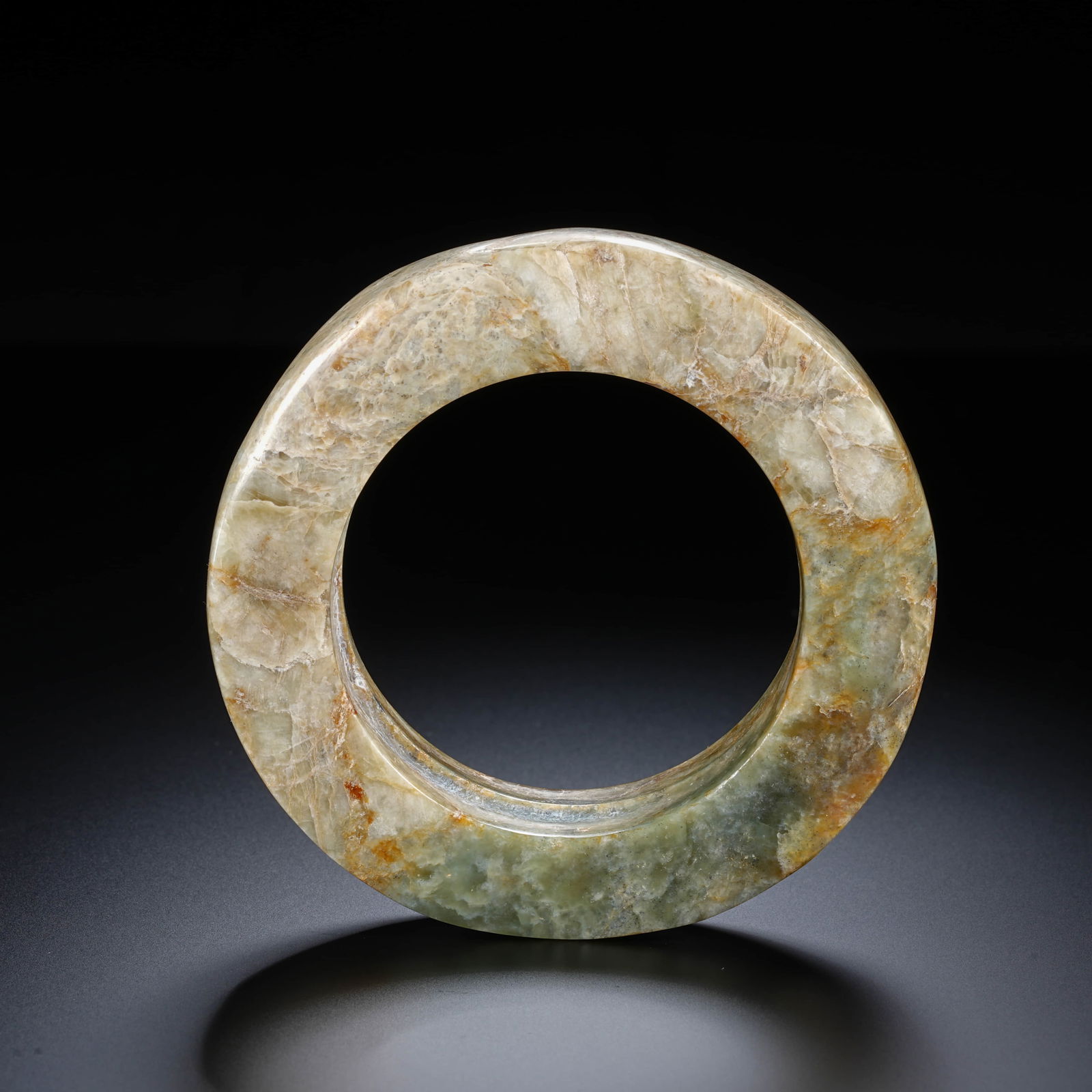 Cultural jade bracelet: D:9cm H:1.7cm