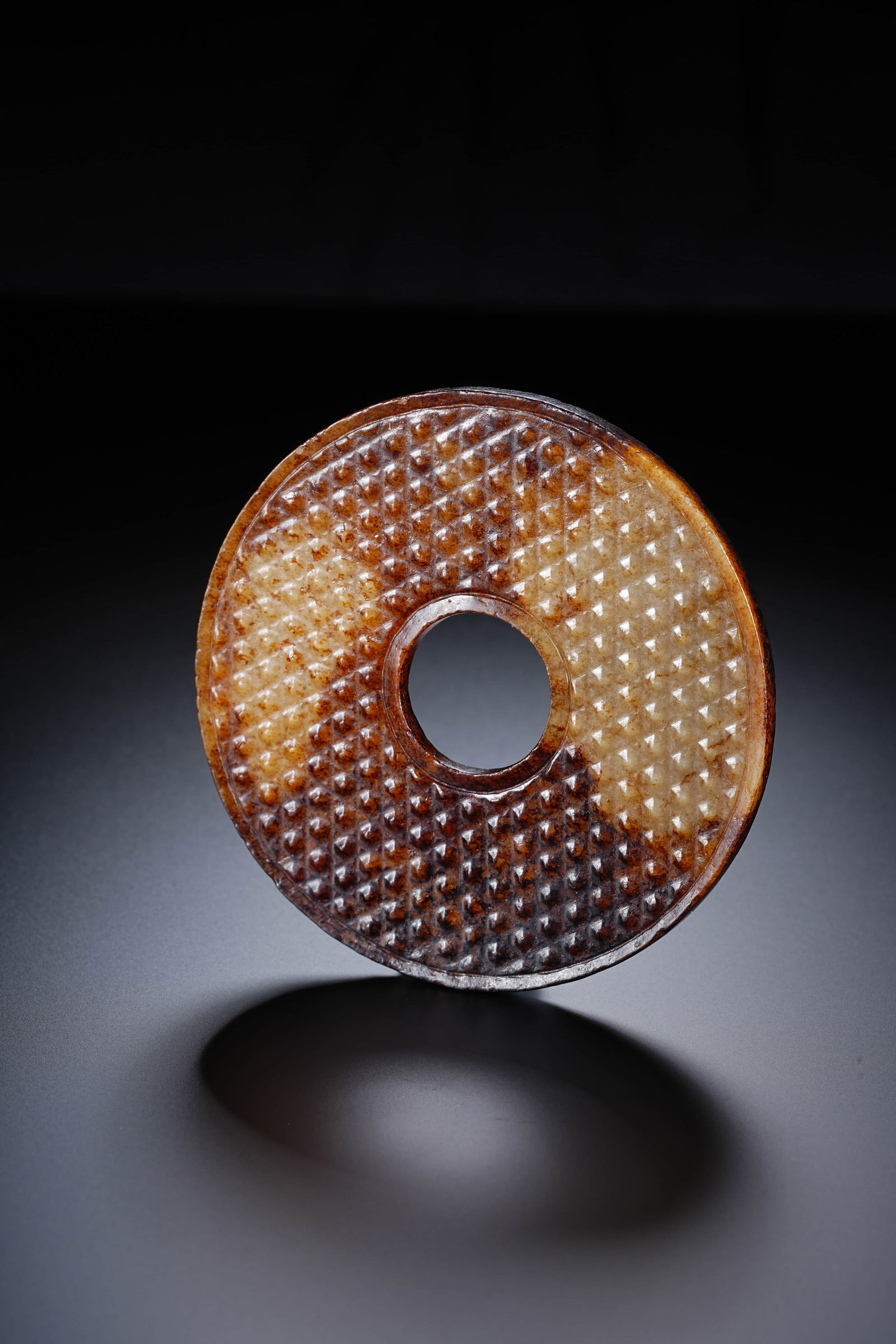 Jade jade with drum pattern in Warring States Period: D:7.6cm